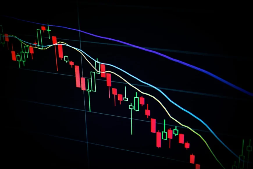 Federal Reserve Holds Rates Steady Warns Tariff Inflation Could Force Hikes by Summer